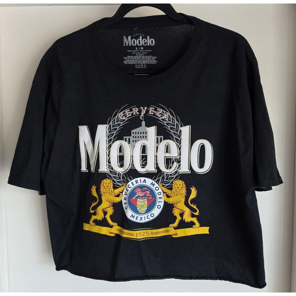 Modelo Cropped T-Shirt Size L Black Graphic Print Short Sleeve Cotton Tee Casual